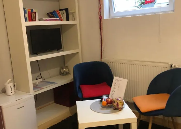 Christine Oparaugo - Mit Bad Quarto em Acomodações Particulares